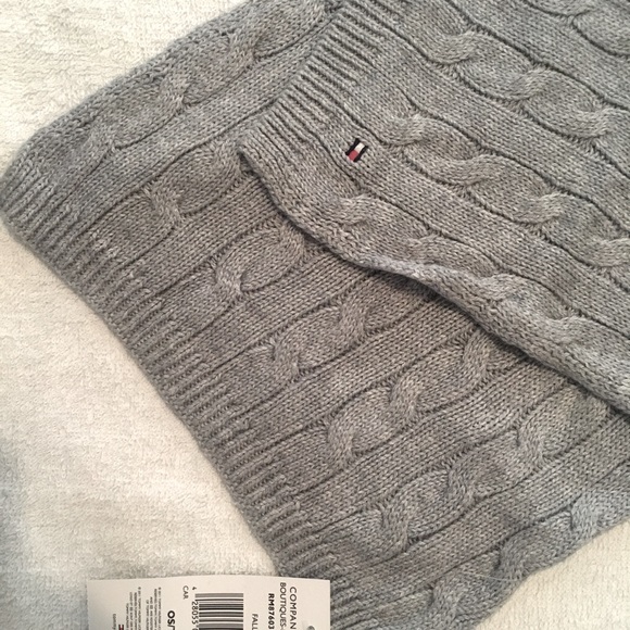 Tommy Hilfiger Scarf - Picture 2 of 3